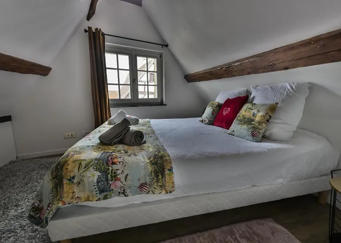 Le 8 De Coeur - Garage Gratuit *